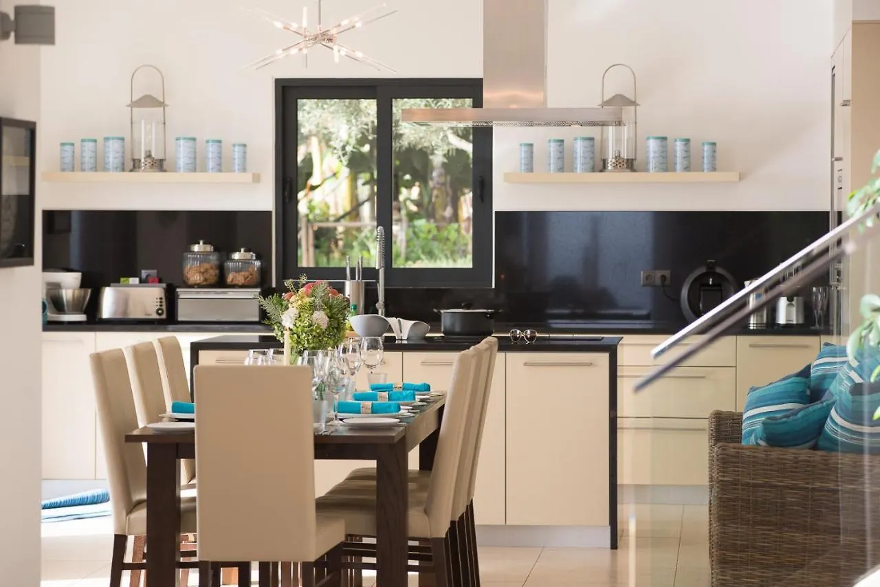 Вилла Luxury Ocean Front Villla Кальета 0*,