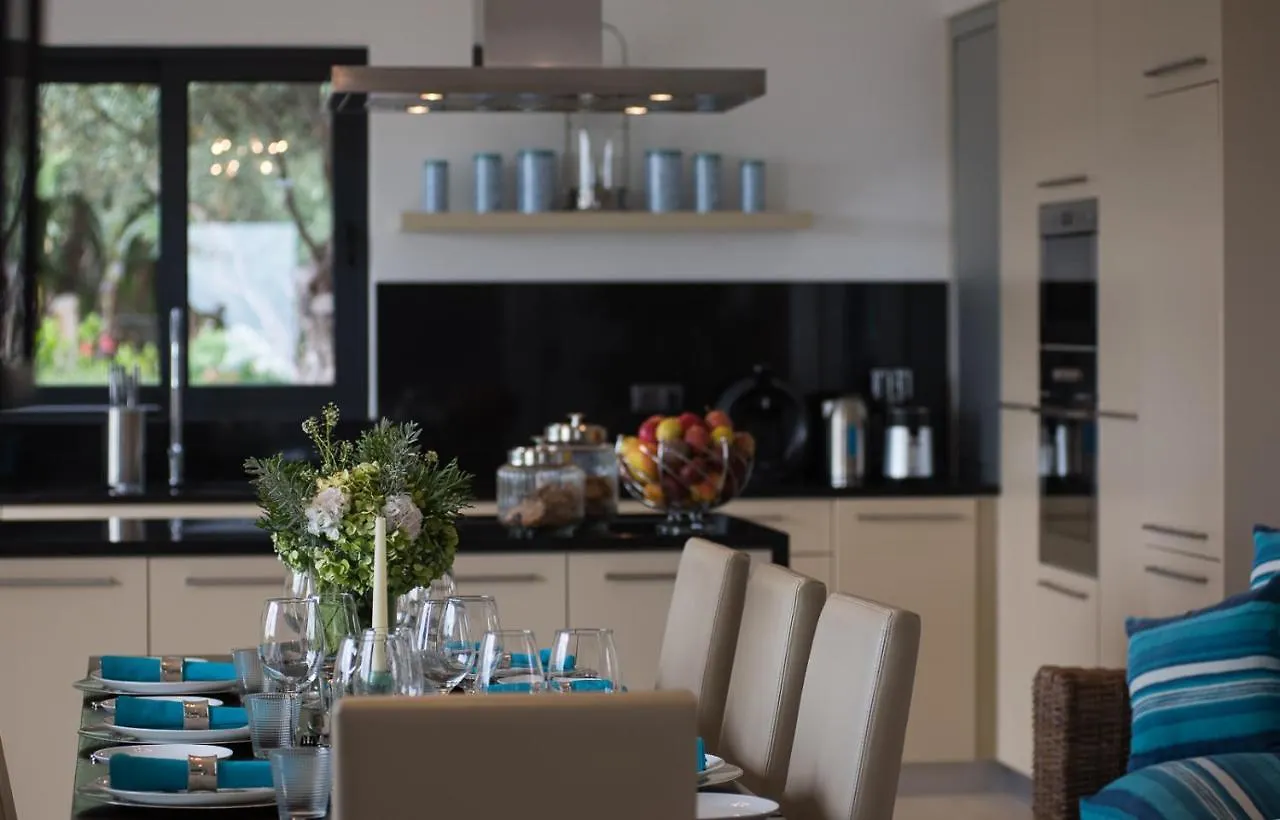 Вилла Luxury Ocean Front Villla Кальета 0*,